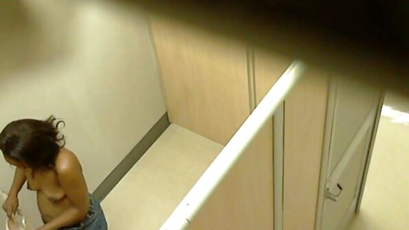 Egy szexi csaj egy szőrös punci egyre szűk szex filmek ingyen seggét verték
