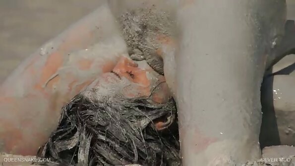 Katja Kassin anális királynő lubickolt, mielőtt elvette erotikus filmek ingyen a fenekét