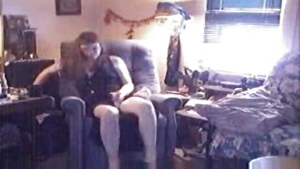 Egy barna, akinek szexi teste van, szex video letoltes ma kemény nagy faszot kap