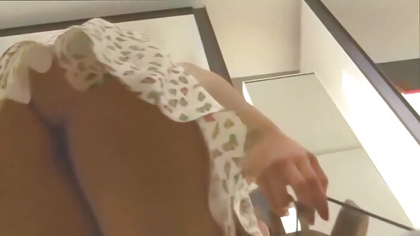 Egy felső nehézlány megmutatja nekünk, ingyen nézhető szex videók hogyan viselkedik teste nyomás alatt