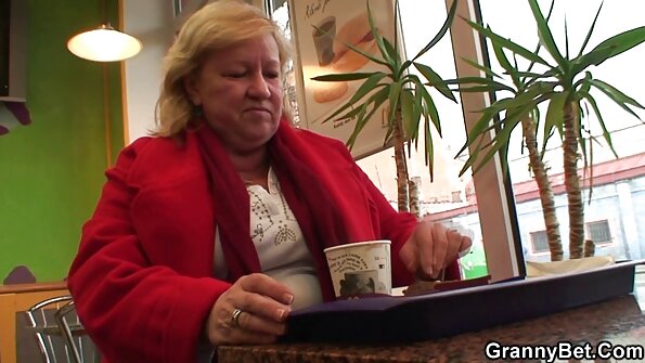 A felső nehéz menyecske, hogy van egy szép segg van a szex video letoltes mostohafia, fogadó kakas
